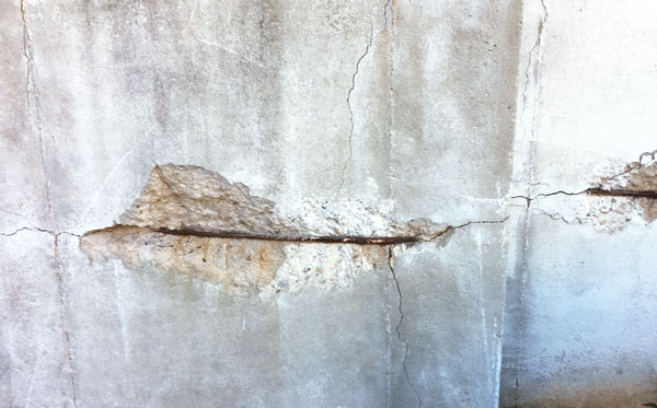 Foundation crack